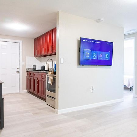 University Serenity Suites Τάμπα Εξωτερικό φωτογραφία
