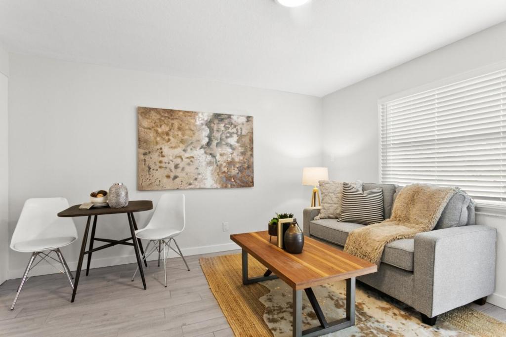 University Serenity Suites Τάμπα Εξωτερικό φωτογραφία
