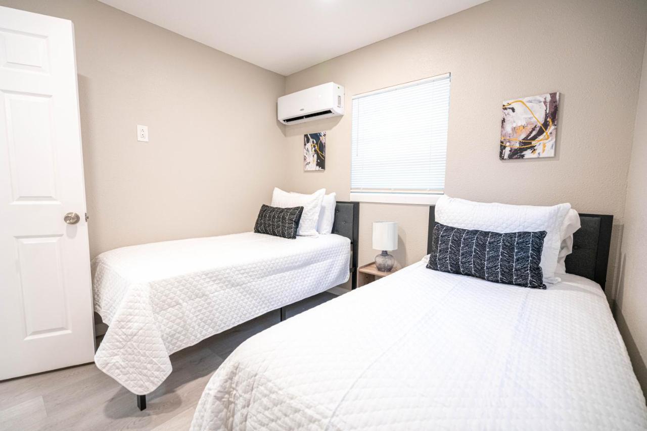 University Serenity Suites Τάμπα Εξωτερικό φωτογραφία