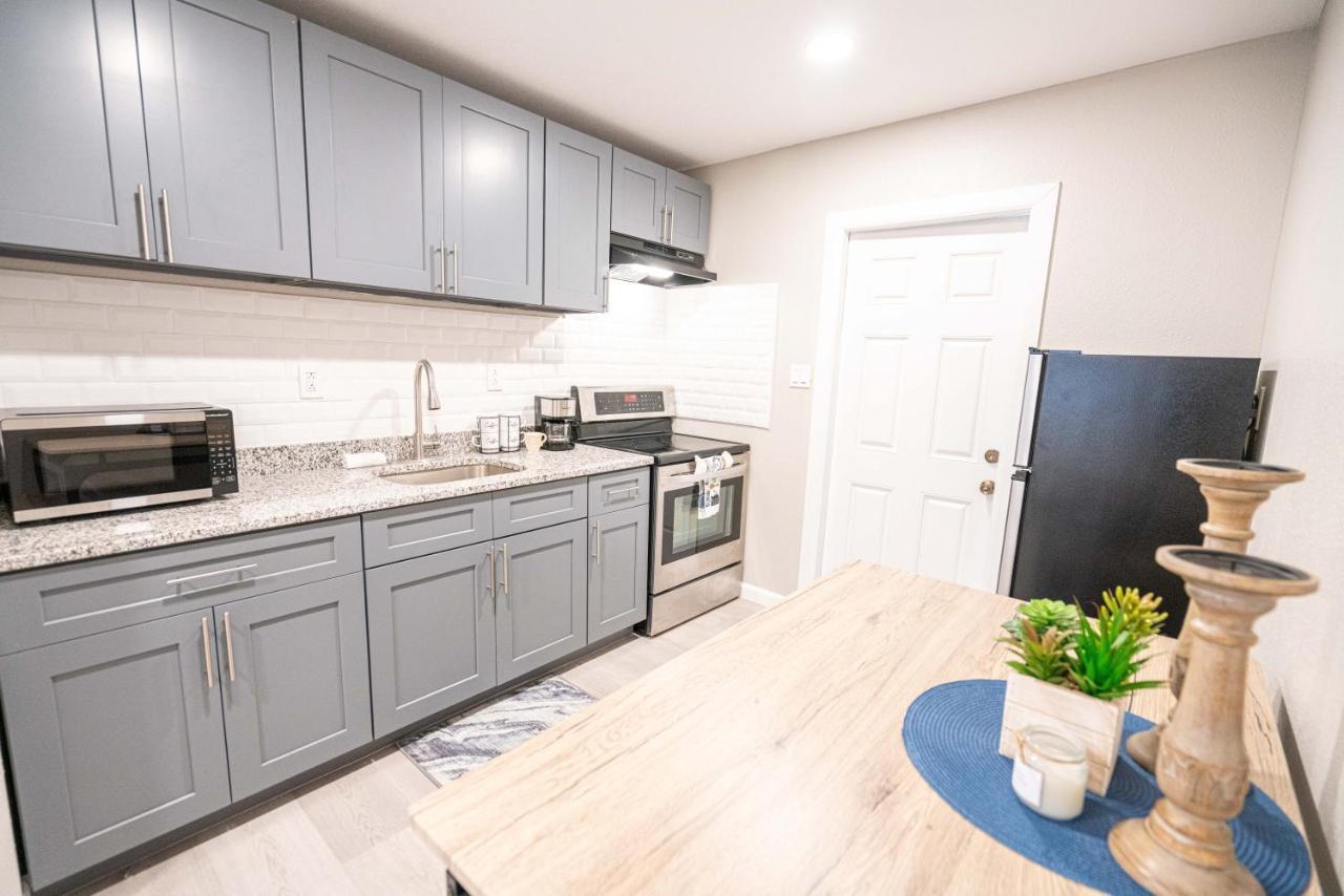 University Serenity Suites Τάμπα Εξωτερικό φωτογραφία