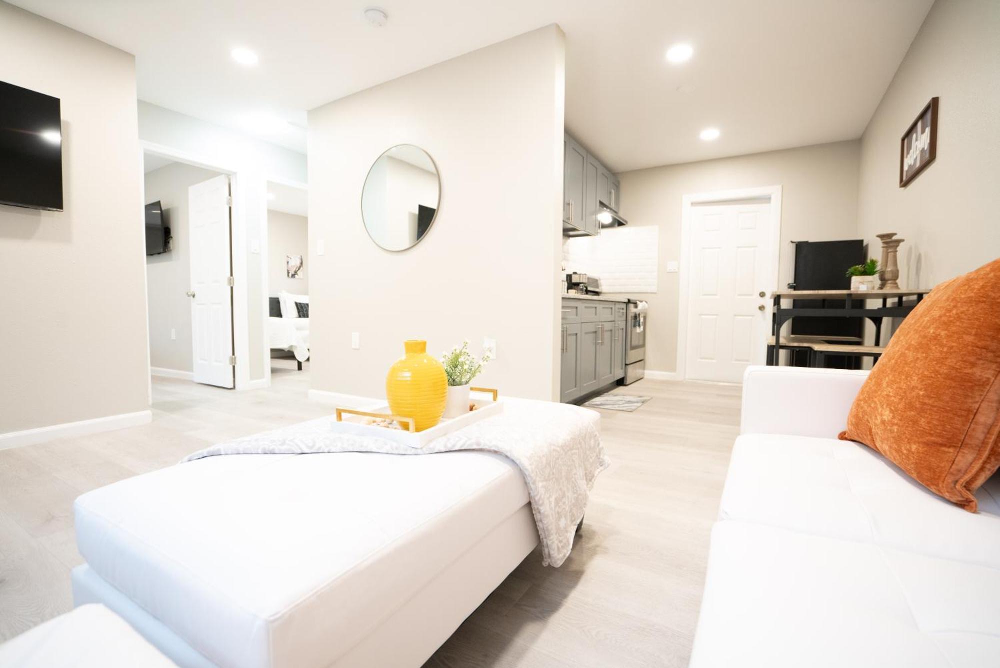 University Serenity Suites Τάμπα Εξωτερικό φωτογραφία
